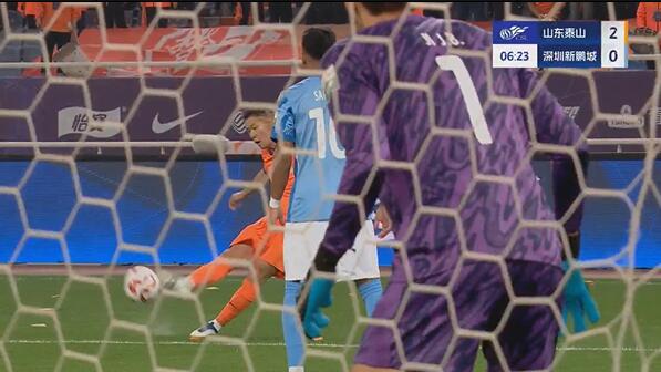 金年会金字招牌信誉至上半场-李源一任意球破门三外援传射建功 泰山暂4-0新鹏城