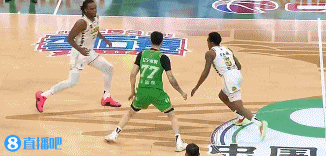 jinnianhui金年会火力凶猛！小巴里-布朗借掩护速射三分 再度洞穿篮心