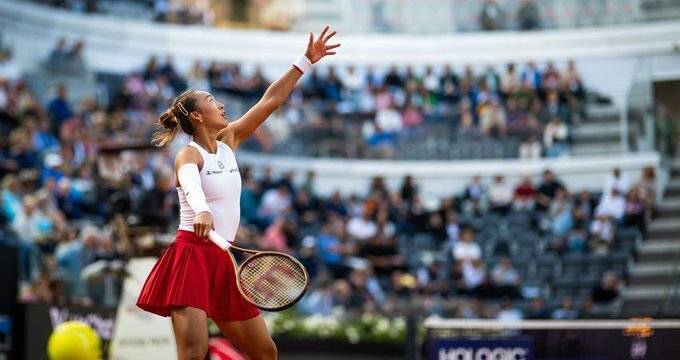 三盘鏖战212分钟！郑钦文1-2惜败高芙，无缘首进罗马站决赛